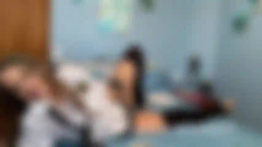 Disfrazada de niña de la escuela preparatoria para la universidad, juego de rol, charla sucia, joi charla cachonda burlándote con mi culo animándote a correrte en él.