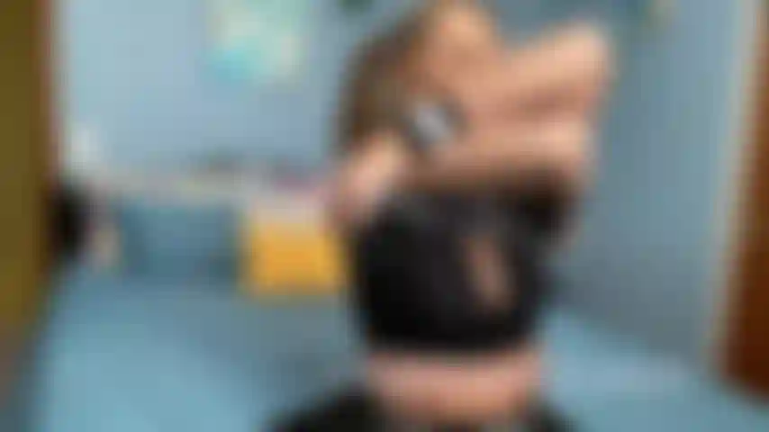 Compilación de shows de cámara grabados en los que interpreto el papel de animadora. Me desnudo por completo. Joi, hablar sucio, descalza, jugueteo.