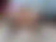 Recopilación de 3 shows de cámara grabados por separado masturbándome con mi varita mágica hitachi. Los primeros 2 segmentos usan pantimedias negras transparentes frotando mi clítoris sobre ellos y me corro, luego me desnudo y me corro.