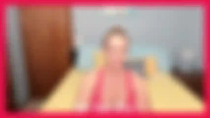 Redpvcdressheels-ridingbbc-sexy vestido rojo de pvc con zapatos de tacón rojos, provocando, hablando sucio, sacudiendo el culo. Luego monto un juguete de la bbc dando joi.