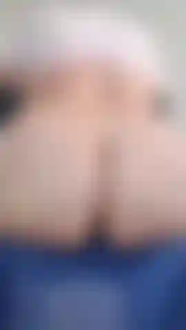 Culo grande se frota con dildo y tiene un anal sabroso.