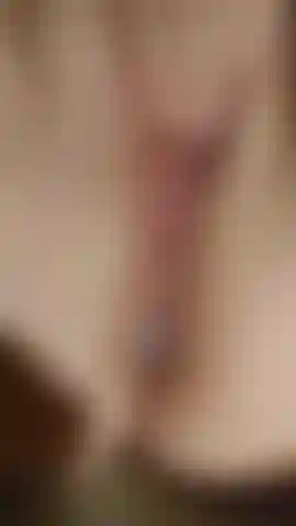 Esposa milf jugando con el coño.