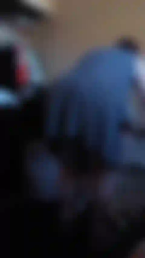 Veamos ese culo desnudo buenas tetas.