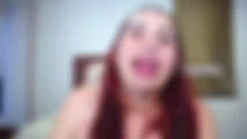 Cara descuidada + polla dura con arcadas.