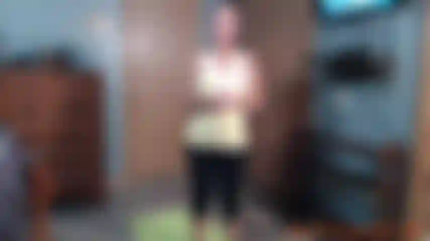 El entrenamiento desnudo de nikki.