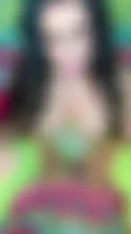 Provocando metiendo los dedos en mi coño.