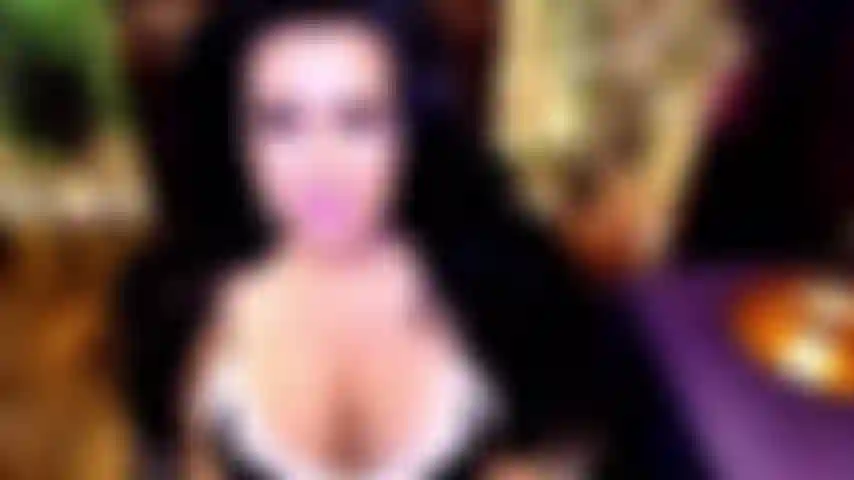 Madrastra celosa y exigente tu polla.