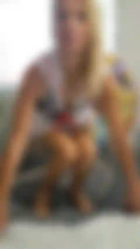 Mi consolador en mi culo y orgasmo.