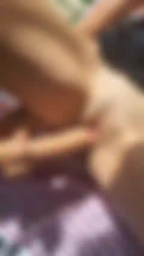 Buena parte de follar con mis juguetes y squirt.