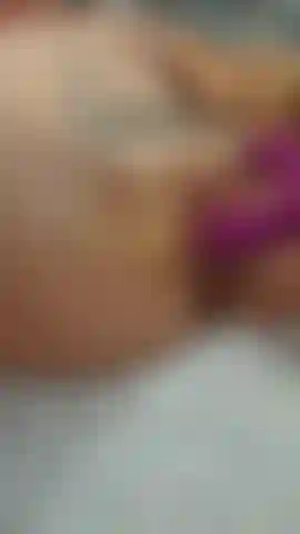 Mi pequeño placer, un orgasmo con mi consolador.