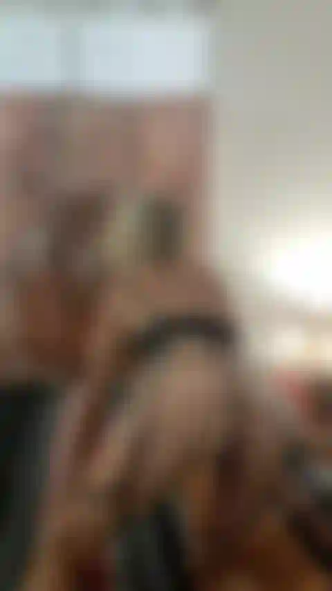 Juego con mi consolador.