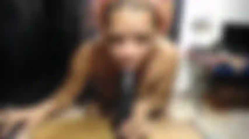 Chupa mi consolador monstruo imagina tu polla.