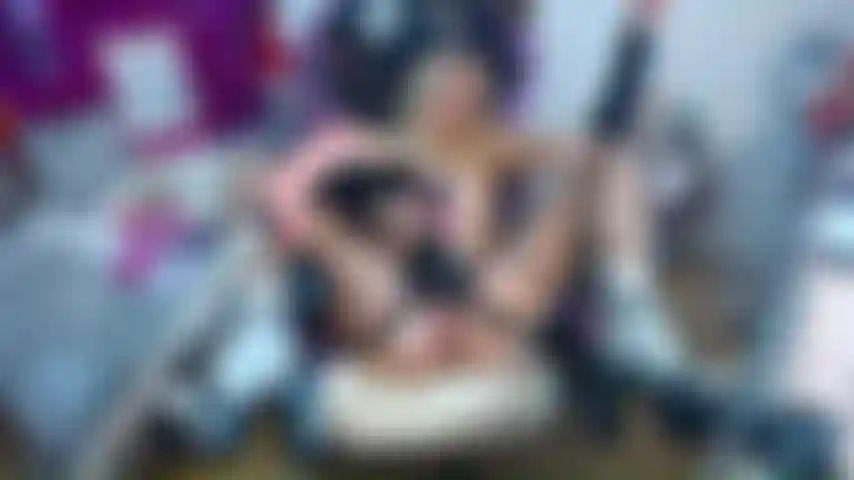 Strap_on_dripping_cum_on_my_pussy_sin hablar.