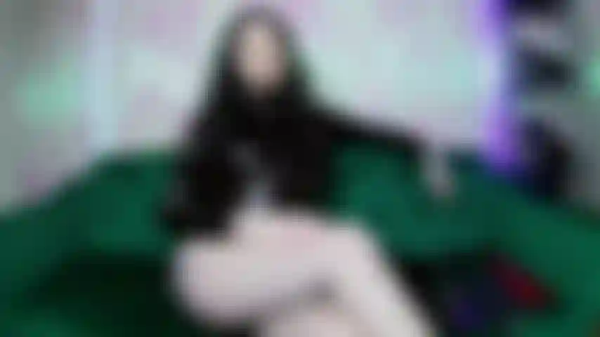 Sextorsión con cuello en topless.