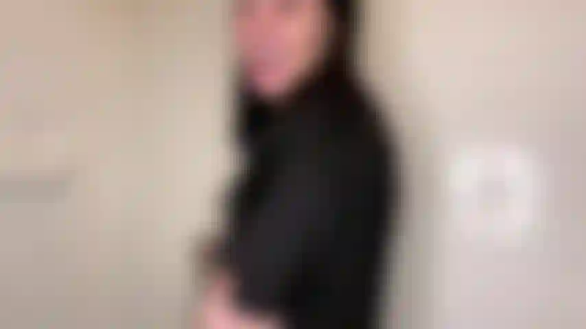 Adoro las axilas peludas y sin maquillaje.