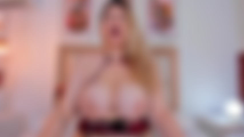 Me encanta hacer rebotar mis tetas.
