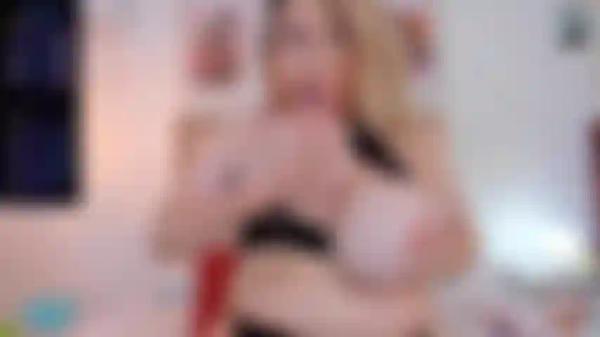 Chupando mis grandes tetas.